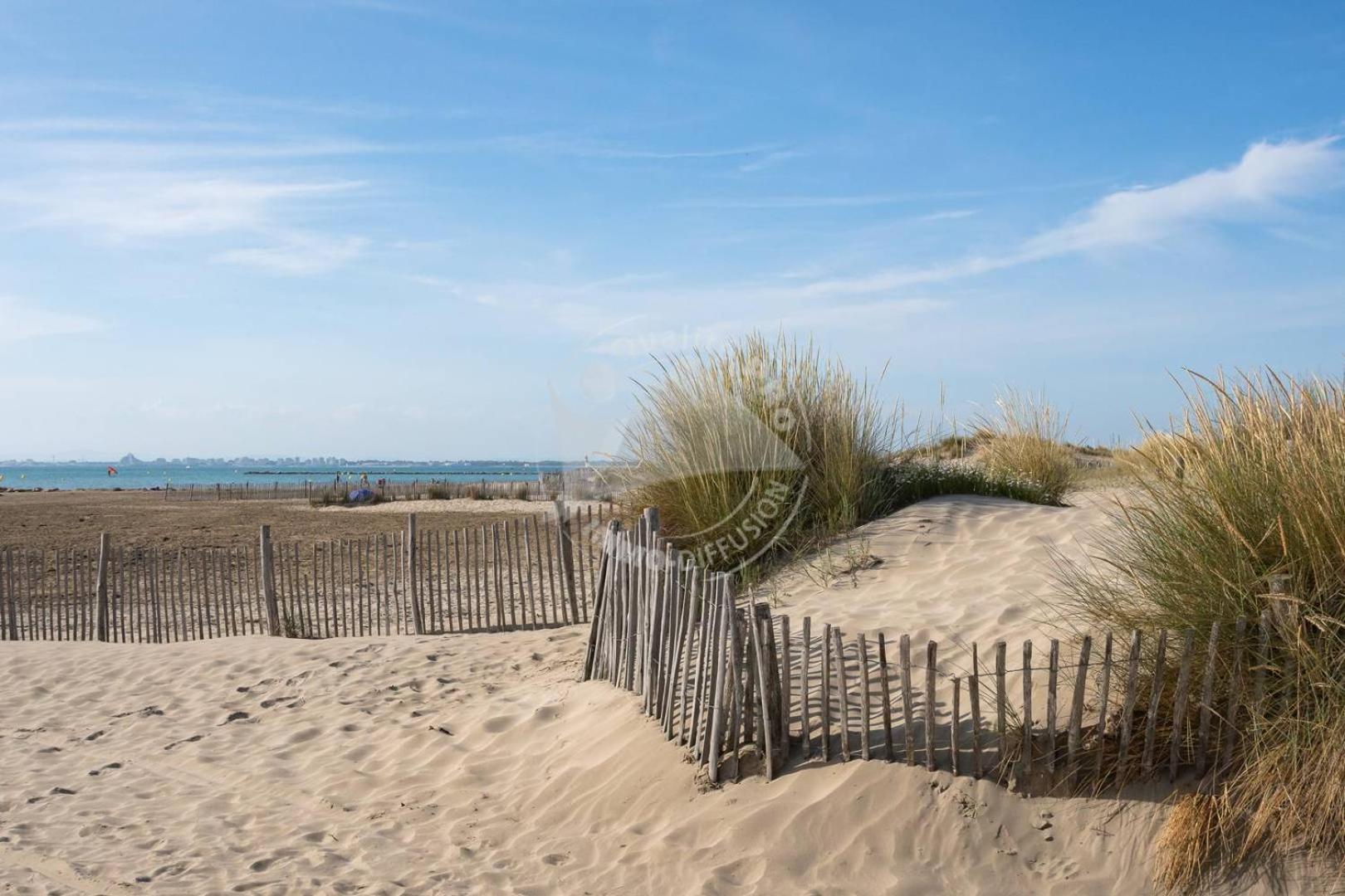 As21116 - P2 Centre Ville Dans Une Residence A 200M De La Plage Ле-Гро-дю-Руа Екстер'єр фото